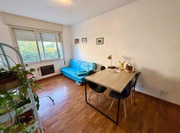 Apartamento · 93m² · 2 Quartos · Apartamento 2 dormitórios com dependência de empregada à venda no bairro Santana