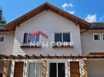 Casa · 82m² · 2 Quartos · 1 Vaga · Sobrado em Av. Primeiro de Maio - Várzea Grande - Gramado/RS