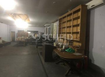 Comercial · 267m² · Loja para locação !167m² de vão livre!