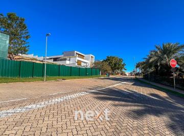 0 · Terreno com excelente vista em condomínio de alto padrão.