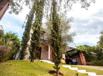 d24691983034ef999b9cca8e5c78210125412090 · Casa com 3 dormitórios sendo 1 suíte a venda, 230 m² por R$ 2.100.000 - Jardim dos Lagos - Indaiatub