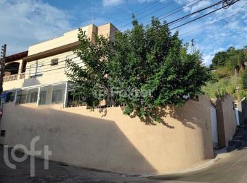 3fe51a24 · Casa, 3 dormitórios, 115 m², em Centro