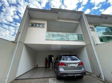 Casa · 100m² · 1 Quarto · 2 Vagas · Sobrado mobiliado para locação na Vila A em Foz do Iguaçu.