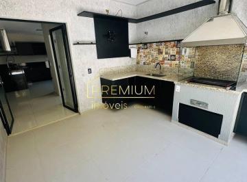 Casa · 220m² · 4 Quartos · 4 Vagas · Casa com 4 suítes disponível para locação e venda no Reserva da Serra