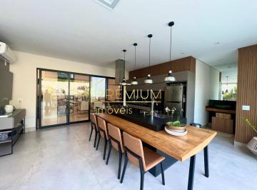 Casa · 420m² · 4 Quartos · 4 Vagas · Casa com estilo neoclássico linda a venda no Reserva da Serra