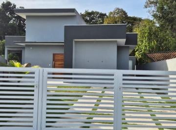 Casa de 4 quartos, Bertioga ·  À 750 metros da praia em condomínio Costa do Sol / Guaratuba Bertioga