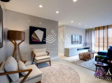 Apartamento · 310m² · 4 Quartos · 8 Vagas · Um refúgio exclusivo na Barra Sul: cobertura plana mobiliada com piscina privativa e espaços integra