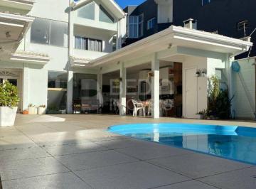Casa · 303m² · 4 Quartos · 4 Vagas · Casa 04 dormitórios à venda Centro Balneário Camboriú