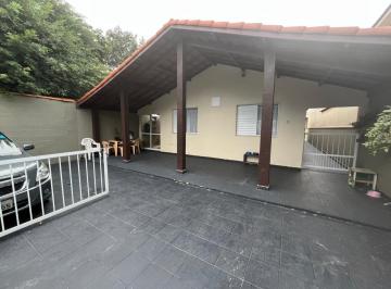 Casa de 4 quartos, Itanhaém · Casa com piscina e 3 dormitórios a venda na praia do suarão