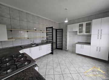 Comercial · 250m² · 2 Vagas · Casa de Esquina com 3 Andares – Ampla, Versátil e Ideal para a sua empresa.