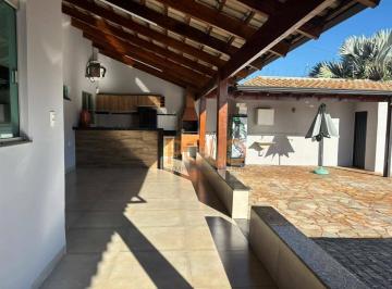 d7fe6205c630c08b78e23d73354f82c04d0bf6fc · Casa à venda no bairro Chácaras Tubalina em Uberlândia