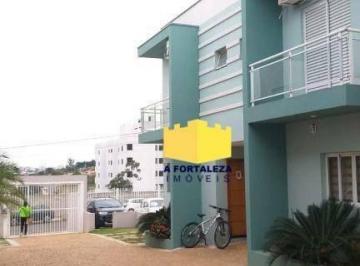 88766449e8fc5d18e65d165545c5517d16c1d8fb · Casa em condomínio fechado