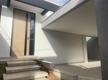 Casa · 210m² · 3 Quartos · 4 Vagas · Casa com 3 quartos à venda, Bairro City Uberlândia - Uberlândia/MG