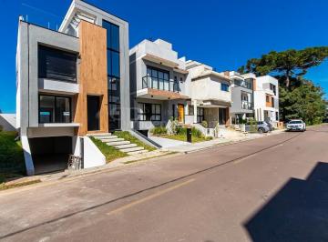 Casa · 203m² · 3 Quartos · 2 Vagas · Casa em Condominio clube com pisicina aquecida no Santa Candida