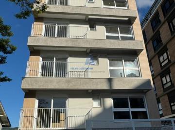 Apartamento · 19m² · 1 Quarto · 1 Vaga · Studio no bairro Carvoeira, totalmente mobiliado, com 1 vaga de garagem, Florianópolis/SC
