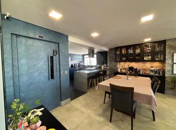 Elevador · Elegante Apartamento em Santa Teresinha