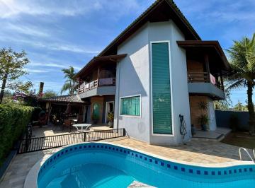 Casa de 4 quartos, Peruíbe · Casa no Bougaiville 1 em Peruíbe, Possui 4 dormitórios e piscina