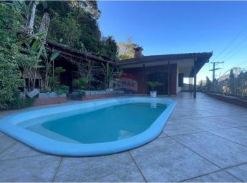 Casa · 171m² · 3 Quartos · 3 Vagas · "Casa dos Sonhos em Teresópolis: 3 Quartos & Piscina"