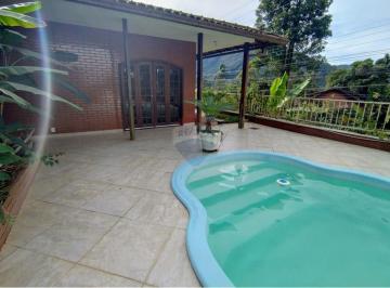Casa · 171m² · 3 Quartos · 3 Vagas · "Casa dos Sonhos em Teresópolis: 3 Quartos & Piscina"