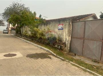 Casa · 185m² · 7 Quartos · 8 Vagas · Terreno de 850m² na lagoa  com Historia ,  e dois imóveis.