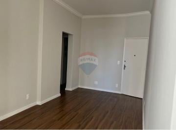 Apartamento · 73m² · 2 Quartos · Viva com Charme: Apartamento na Tijuca Reformado
