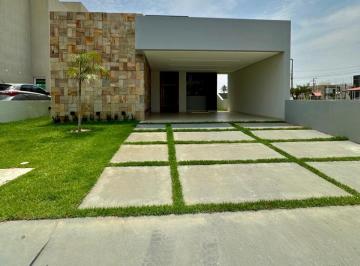 Casa de 3 quartos, Aracaju · Vendo excelente casa 3/4 .2 suítes próximo praia Sarney