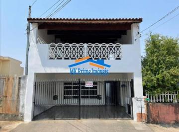 Casa · 180m² · 3 Quartos · 2 Vagas · Sobrado com 3 quartos sendo 1 suíte e 2 vagas - imóvel reformado.