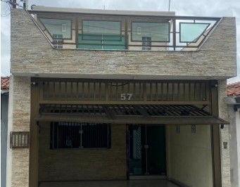 Casa · 200m² · 3 Quartos · Sobrado em Conjunto Residencial Irai, Suzano/SP de 200m² 3 quartos à venda por R$ 590.000,00