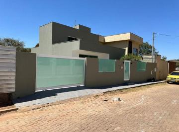 Casa de 3 quartos, Brasília · Casa no Condomínio Prive I Lago Norte, 3 Quartos, 2 Suítes