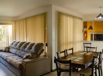 Casa de 4 quartos, Florianópolis · CASA INCRÍVEL À VENDA EM FLORIPA! – Viva do lado da praia e com todo conforto! BAIXOU!!