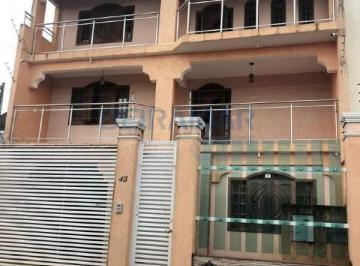 Casa · 295m² · 4 Quartos · 3 Vagas · Casa Sobrado 5 Quartos, 3 Suítes, Lazer, 3 Vagas de Garagem à Venda na QNP 10 - Ceilândia
