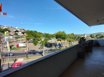 Apartamento · 251m² · 4 Quartos · Apartamento de 4 dormitórios, 2 suítes, living amplo e arejado com sacada.