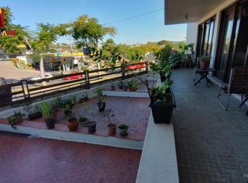 Apartamento · 251m² · 4 Quartos · Apartamento de 4 dormitórios, 2 suítes, sacada, living para 2 ambientes bem ampl
