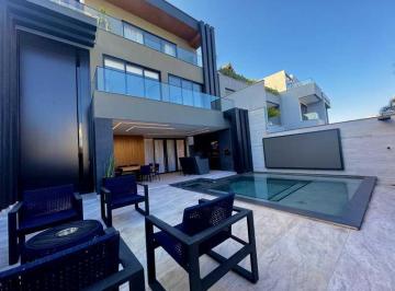 Casa · 540m² · 5 Quartos · 2 Vagas · Mansão porteira fechada