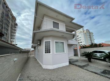 Casa · 253m² · 3 Quartos · 3 Vagas · Casa na Praia João Rosa  -  Biguaçu