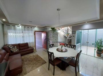 7a9e46ec3096c518c48866ca6f0dc9fe68290068 · Casa com 4 quartos, área gourmet e quintal amplo no Jardim Europa – R$830.000