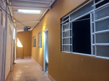 Casa de 1 quarto, Gama · Casa com 01 quarto e garagem.