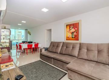 Apartamento · 134m² · 4 Quartos · 3 Vagas · Apartamento à venda no Ed. Ilha D' Montserrat em Balneário Camboriú