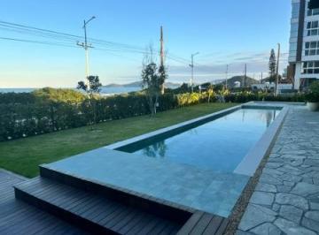 Piscina do Domo, área comum. Foto real. · Apartamento à venda no Domo, Frente Mar em Itajaí