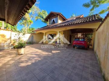 Casa · 500m² · 4 Quartos · 8 Vagas · Sobrado em Peruíbe