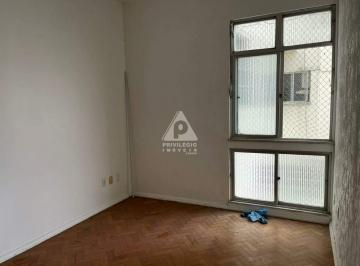 Apartamento · 63m² · 2 Quartos · Humaitá! Excelente apartamento composto de 2 quartos, sala bem arejada e cozinha ampla.