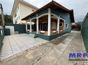 Foto 01 · Casa a venda em Ubatuba no bairro da Maranduba a poucos metros da Praia e dos comércios !