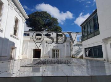 Comercial · 1412m² · Casa Comercial de Arquitetura Francesa com 1.412m², 14 vagas cobertas.