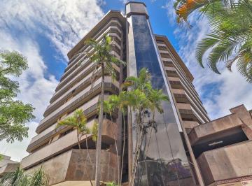 Casa · 57m² · 3 Quartos · Sala comercial em um ponto excelente da Rua Padre Chagas.