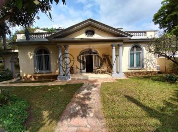 Casa · 176m² · 2 Quartos · 3 Vagas · Casa para venda ou locação, com 3 vagas e área externa com churrasqueira - Jardim Europa