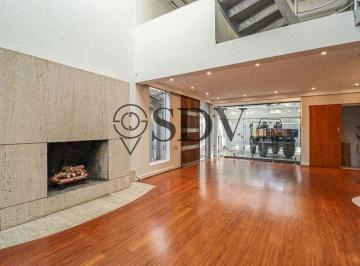Casa · 350m² · 3 Quartos · 2 Vagas · Linda Casa à venda no Jardim Paulista - 350m², 3 dormitórios, 1 suíte e 2 vagas.