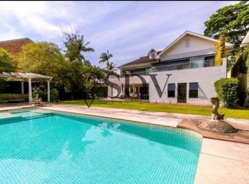 Casa · 700m² · 5 Quartos · 4 Vagas · Casa alto padrão, moderna à venda no Brooklin, com 5 suítes, 5 vagas e piscina. .