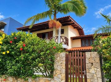 Casa · 209m² · 4 Quartos · CASA À VENDA NO CENTRO DE GAROPABA