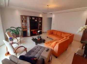Casa · 300m² · 3 Quartos · 4 Vagas · Sobrado em Santa Paula