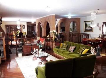 Casa · 800m² · 3 Quartos · 6 Vagas · Sobrado em Osvaldo Cruz